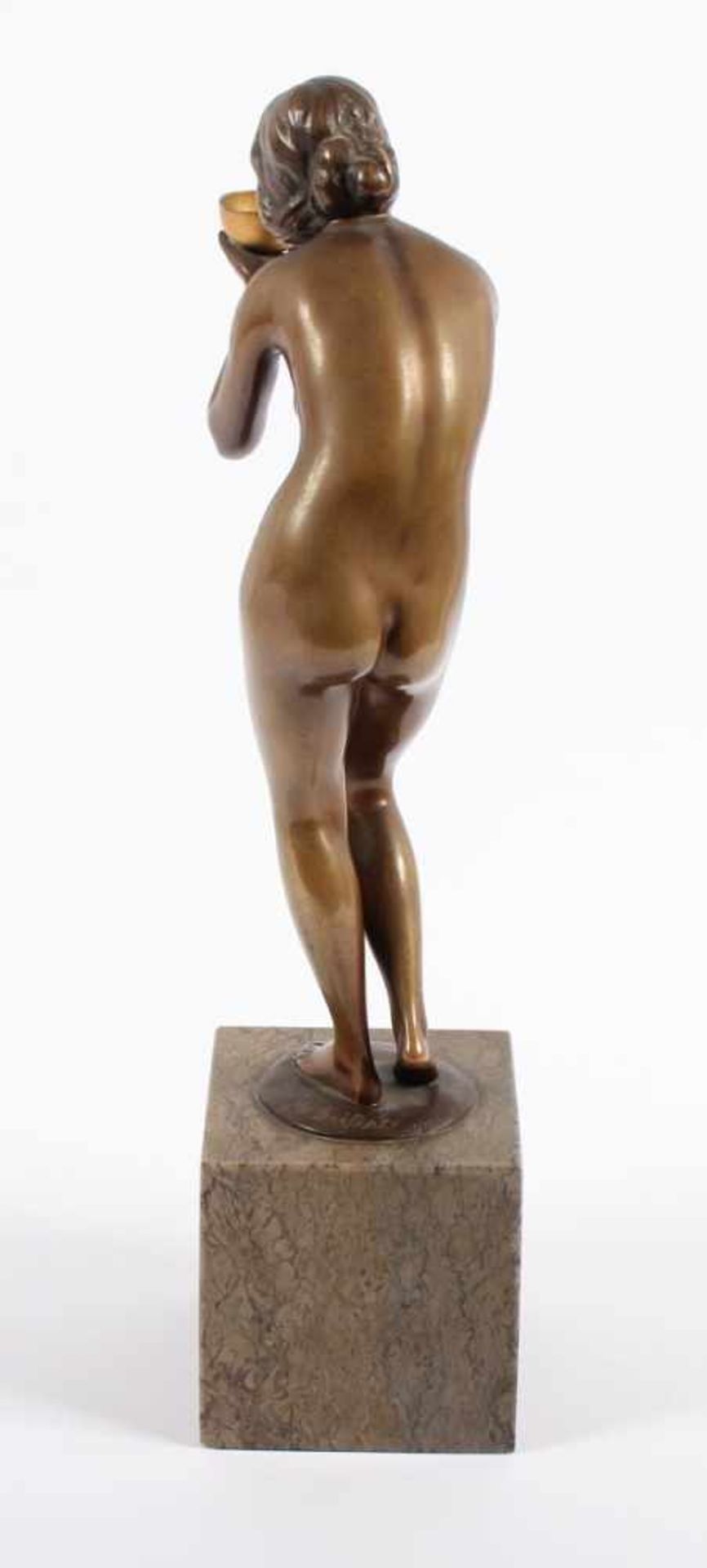 SEIFFERT, Victor, "Trinkende", Bronze, H 22,5, auf der Standfläche signiert sowie Gießerstempel - Image 4 of 5