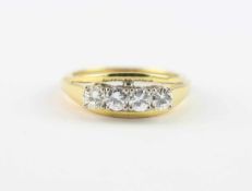 DAMENRING, 585/ooo Gelbgold, besetzt mit vier Brillanten von ca. 0,90 ct., RG 61, 6,0g