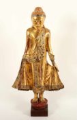 STEHENDER BUDDHA, Holz, über Rotlack vergoldet, Besatz mit Spiegelglassteinen, H 82, auf