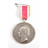 ALICE-MEDAILLE IN SILBER HESSEN, Band, silberne Verdienstmedaille, Stempelschneider Ries, Dm 41,5,