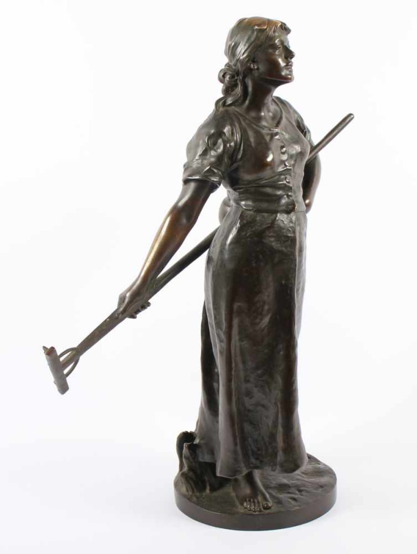 MANZEL, Ludwig (1858-1936), "Die Gärtnerin", Bronze, H 57, auf dem Sockel signiert, darauf - Bild 3 aus 5