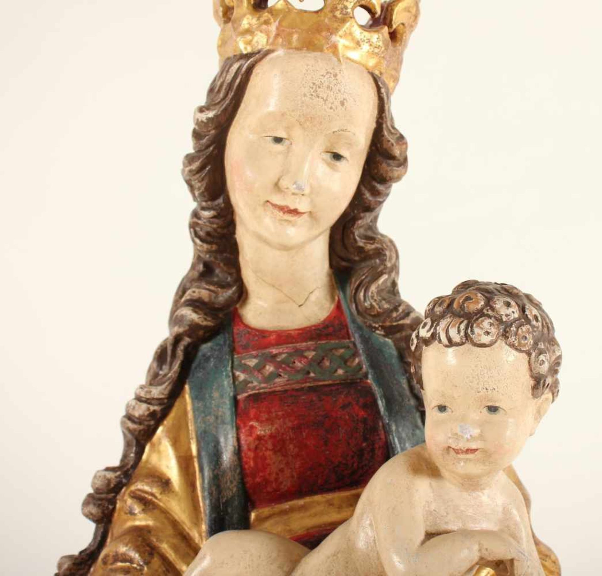 MADONNA MIT KIND UND ENGELN, Holzfigur, geschnitzt, farbig gefasst, vergoldet, H 137 (inkl. Sockel), - Bild 5 aus 5