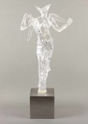 DALI, Salvador, "Der surrealistische Engel", Kristallfigur, H 55, Aluminiumsockel, darauf bez. H.C.,