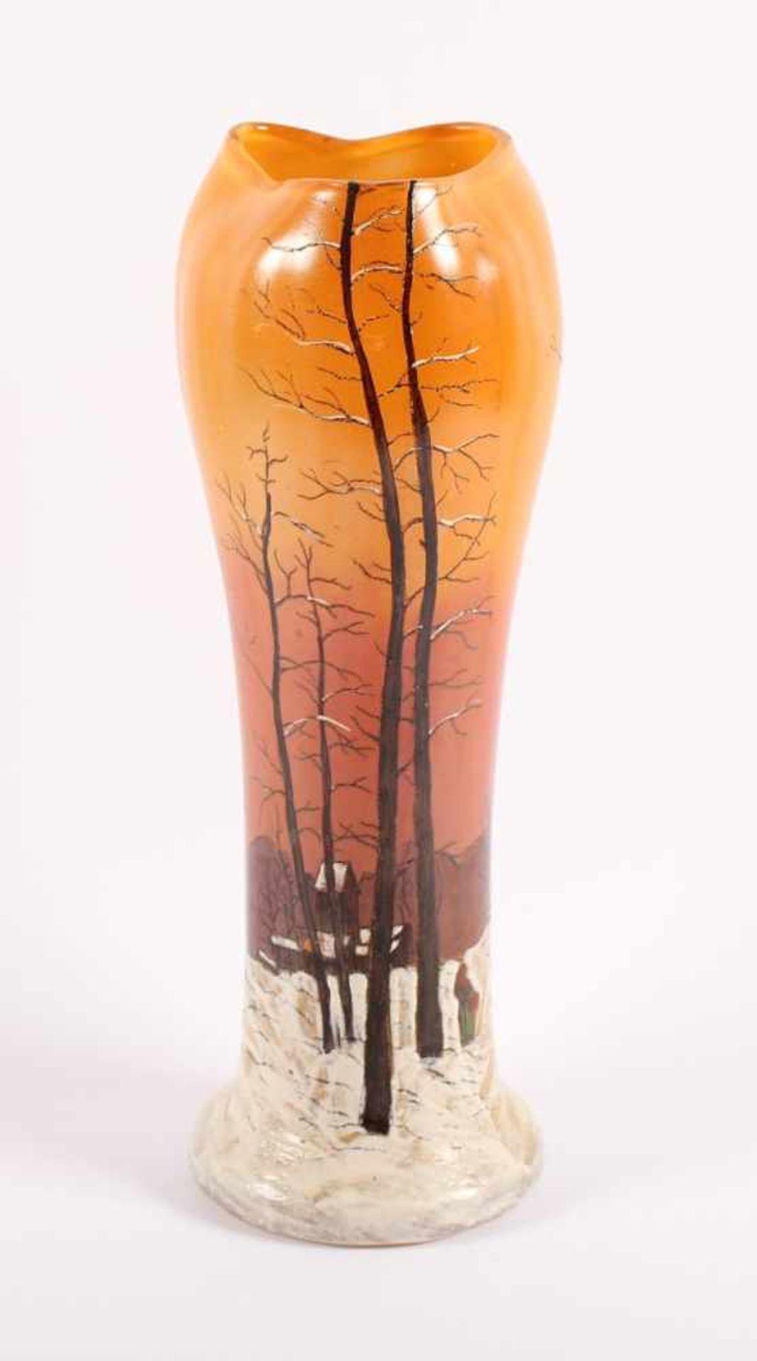 PAYSAGE EN HIVER-VASE, farbloses Glas, orangefarben überfangen, Winterlandschaft in polychromer