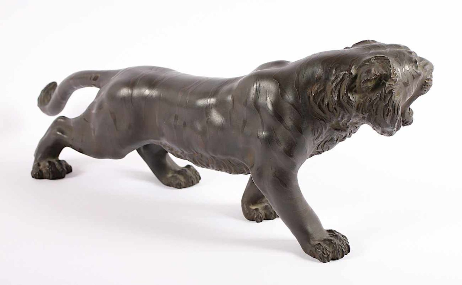 TIGER, Bronze, schwarzbraun patiniert, Fellstreifen glänzend, L 35, JAPAN, Meiji - Image 3 of 3