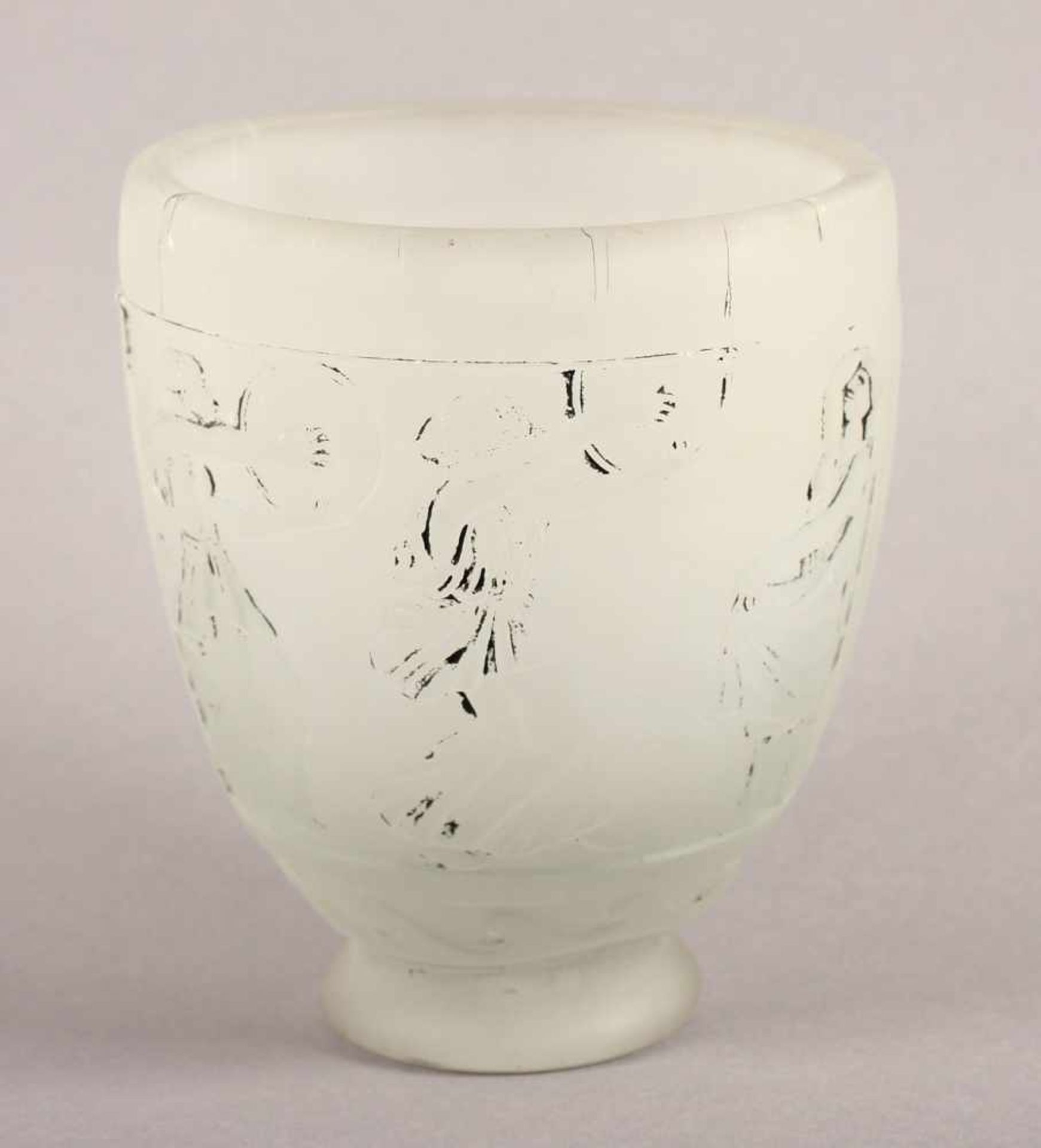 ART DECO-VASE, farbloses, graustichiges Glas, satiniert, umlaufend reliefierte, antikisierende