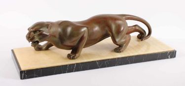 BRAULT, J., "Panther", Régule, bronziert, patiniert, auf dem Onyxsockel signiert, L 51, um 1920