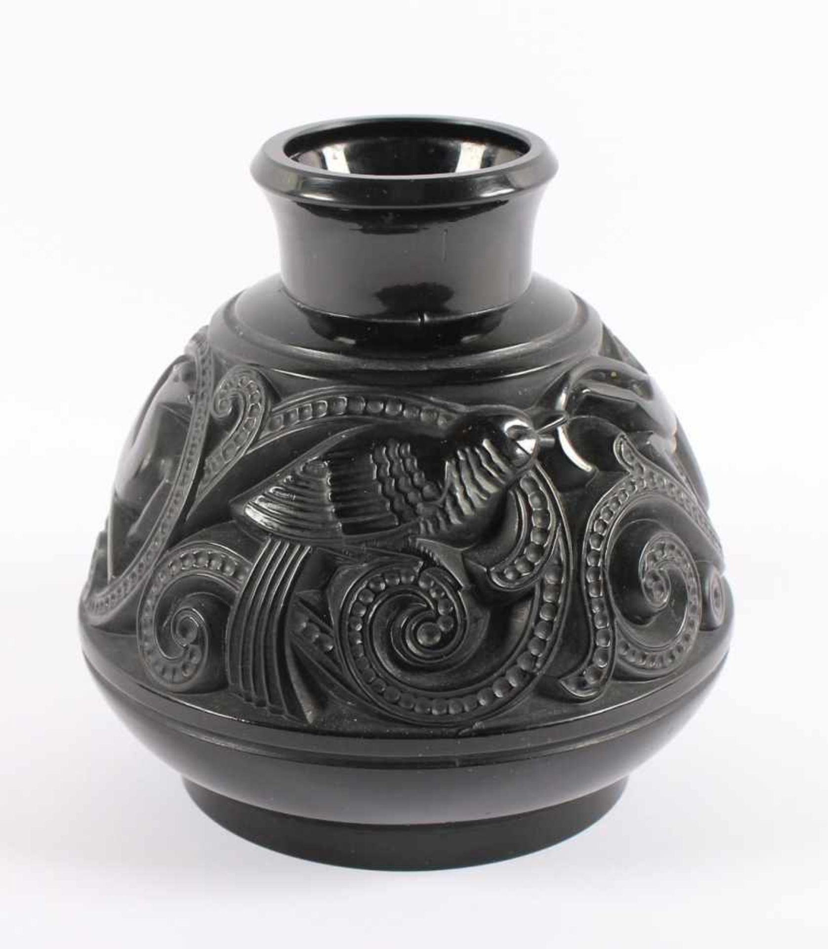 ART DECO-VASE, farbloses, in die Form gepresstes Glas, schwarz getönt, umlaufend Tiermotive in hohem