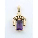 ANHÄNGER, 585/ooo Gelbgold, besetzt mit einem Amethyst, L 3,5, 6,3g