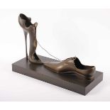 WUNDERLICH, Paul, "A deux" (Zwei Schuhe), Bronze, H 29, L 44, nummeriert 479/499, signiert,