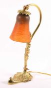TISCHLAMPE, Bronze, einflammig, H 42, Schirm aus satiniertem Glas mit polychromen
