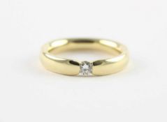 BANDRING, 585/ooo Gelbgold, besetzt mit einem Brillanten von ca. 0,15 ct., tw - si, RG 56, 6g