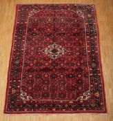 KLEINER TEPPICH HOSSEINABAD, Persien, 312 x 218, Zustand B- - -22.00 % buyer's premium on the hammer