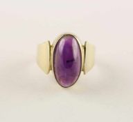 DAMENRING, 333/ooo Gelbgold, besetzt mit einem Amethystcabochon, RG 56, 5g- - -22.00 % buyer's