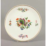 RUNDE PLATTE, polychrom gemalter Dekor Chinesischer Schmetterling, Goldrand, Dm 25,5, MEISSEN, 20.