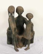 WELZEL, Manfred, "Mutter mit zwei Kindern", Bronze, H 74, mit natürlicher Patina, seitlich signiert,