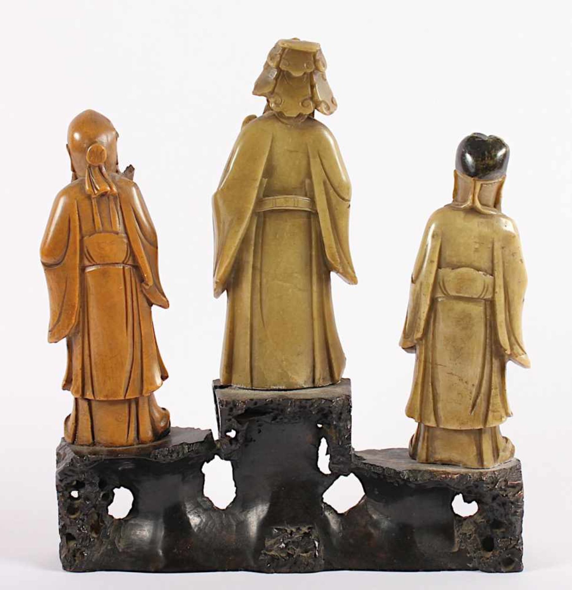 SANXING, Speckstein, die drei chinesischen Sterne Fu, Lu und Shou vollplastisch geschnitzt und auf - Bild 3 aus 3