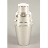 SHAKER, Metall, versilbert, H 20, ENGLAND, um 1930- - -22.00 % buyer's premium on the hammer