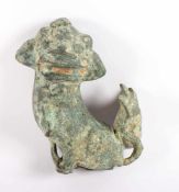 FO-HUND, Bronze, grün patiniert, H 11,5, besch., CHINA- - -22.00 % buyer's premium on the hammer