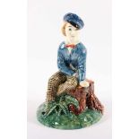 FIGUR "DANNY", Junge mit Picknickkorb, Keramik, polychrom glasiert, H 15, GORT, USA, 2.H.20.