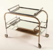 ART DECO-SERVIERWAGEN, Metall, verchromt, Spiegelglas, zwei abnehmbare Tabletts, H 67, L 77, B 42,