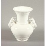 WIDDERKOPFVASE, H 18, Entwurf Friedrich Elias MEYER um 1780, KPM BERLIN, 20.Jh.- - -22.00 % buyer'