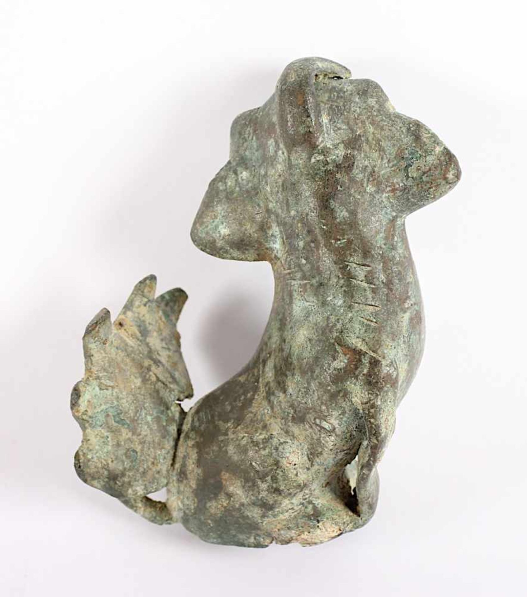 FO-HUND, Bronze, grün patiniert, H 11,5, besch., CHINA- - -22.00 % buyer's premium on the hammer - Image 2 of 2