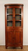 BIEDERMEIER-ECKSCHRANK, Kirschbaum, zweitüriger Korpus mit zweitürigem Vitrinenaufsatz, besch., H