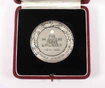 MEDAILLE DEUTSCHE BANK, Silber, bez. "FÜR 25 JÄHRIGE TREUE MITARBEIT 1914-1939, RUDOLF OTTEMEYER",