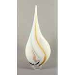 GROSSE VASE, farbloses Glas mit farbigen Einschmelzungen, H 60, am Boden unleserlich signiert,