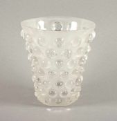 ART DECO-VASE "MOSSI", farbloses, partiell satiniertes Glas, H 18, min.besch., verso ätzsign.,