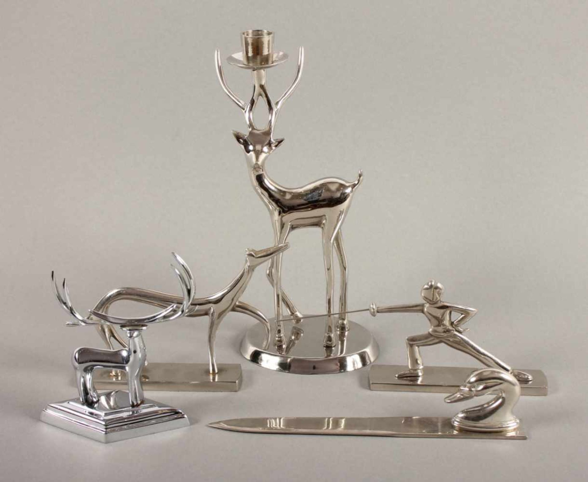 FÜNFTEILIGES KONVOLUT, in der Art von Franz Hagenauer, bestehend aus drei figuralen Paperweight,
