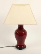 TISCHLAMPE, Vasenfuß, Keramik, rot glasiert, einflammig, H 63- - -22.00 % buyer's premium on the