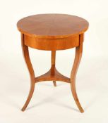 BIEDERMEIER-BEISTELLTISCH, Kirschbaum, H 73, Dm 56, DEUTSCH, 19.Jh.- - -22.00 % buyer's premium on