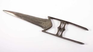 KATAR, an der Wurzel geschnittene Klinge, typisches Eisengefäß, L 42, INDIEN- - -22.00 % buyer's