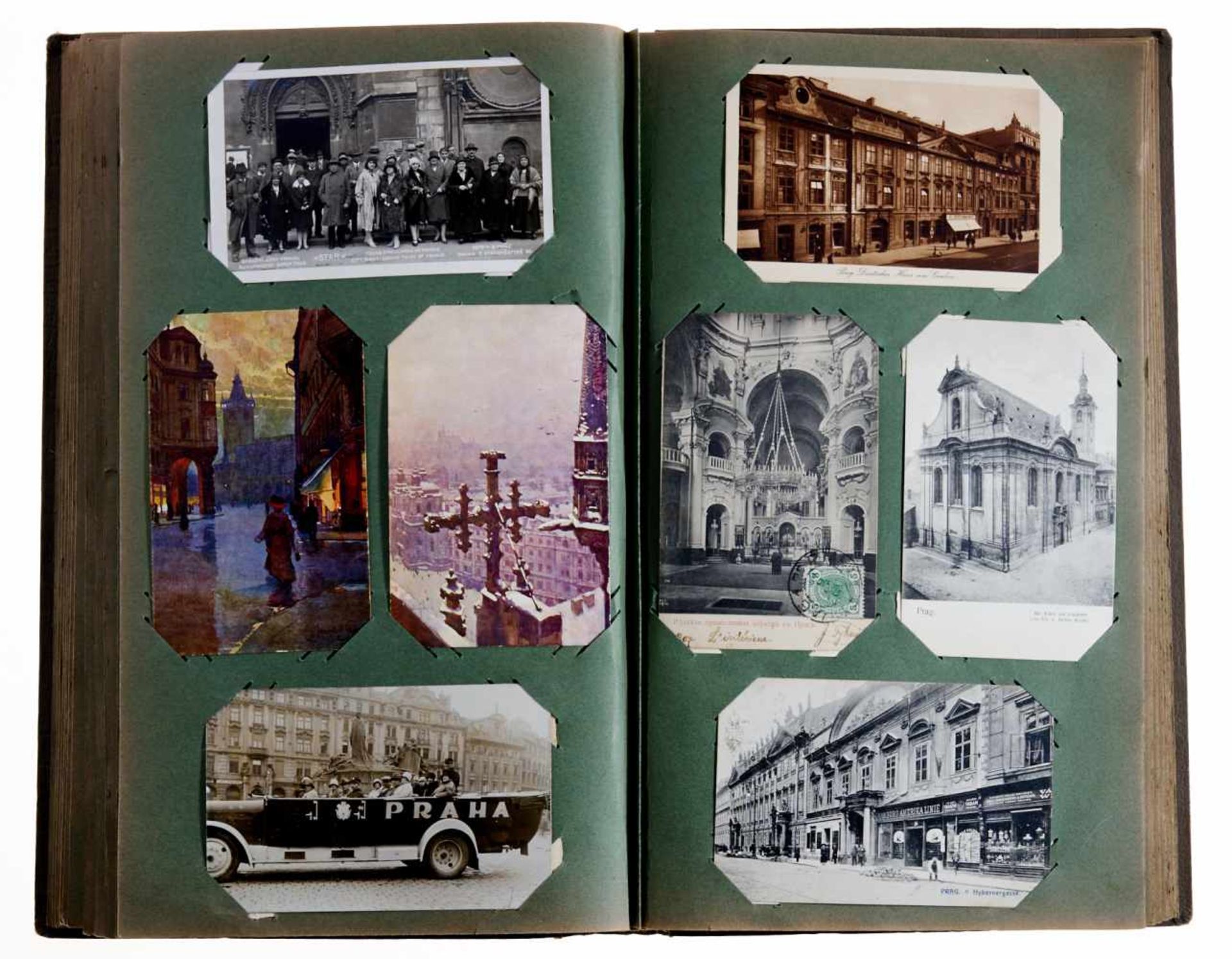 Böhmen und Mähren Prag Postkarten - Ca. 350 tls. farb. Postkartenin 3 Einsteckalben. Ca. 1890- - Bild 3 aus 4