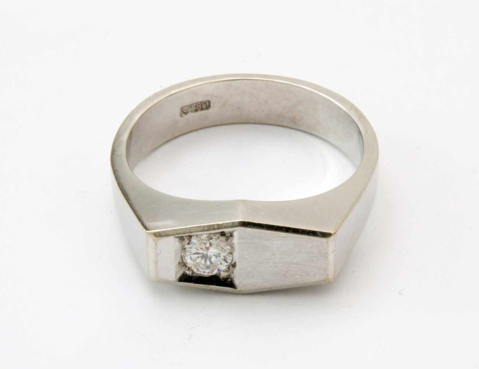 Weißgold-Ring mit Brillant SolitärWG 585, Brillant 0,23 ct., gute Qualität, tw/si, Ringgröße: 60, - Bild 2 aus 4