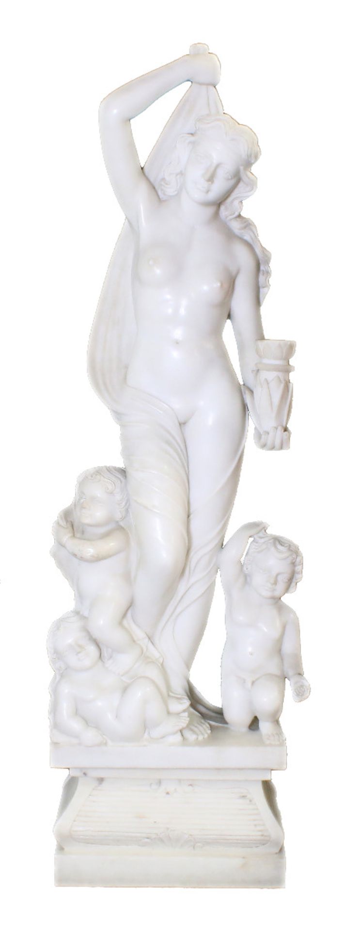 Große Marmorfigur - "Allegorie des Sommers"Weiblicher Halbakt aus weißem Carrara Marmor. In der