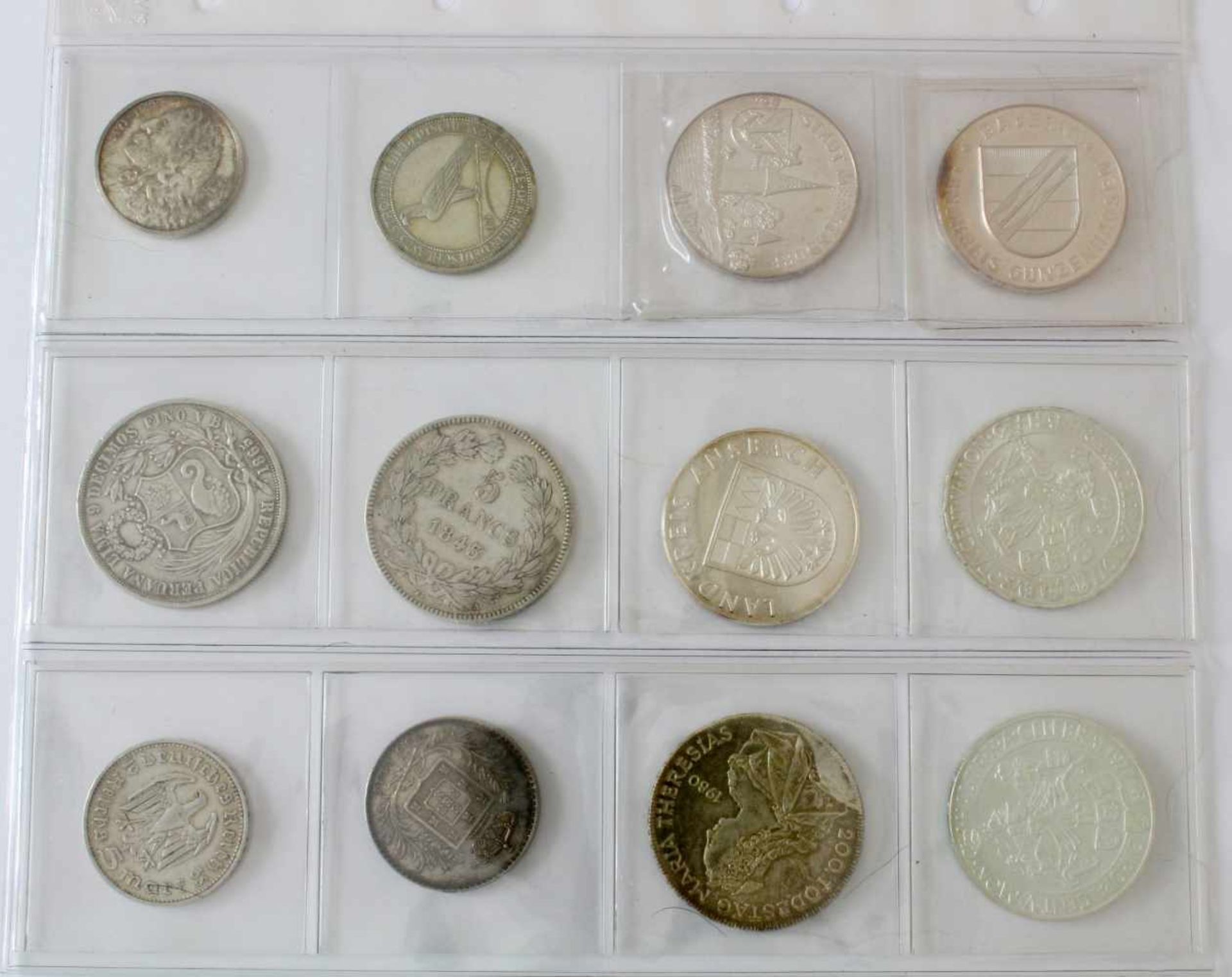 14 Silbermünzen und Medaillen 19. & 20. JahrhundertLouis Philippe 5 Franc 1845; 1 Sol Peru 1865; 500 - Image 2 of 5