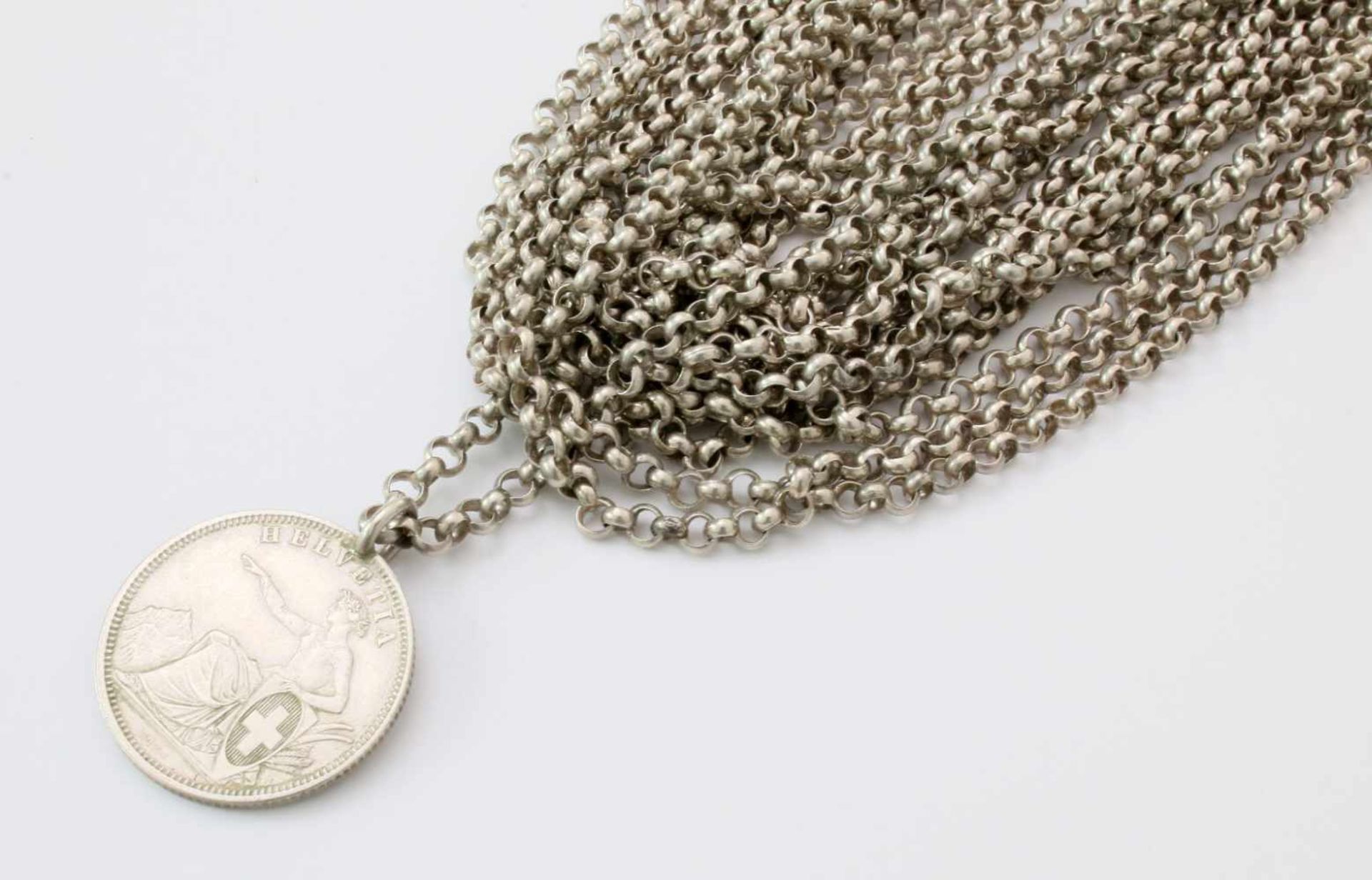 Silberne Kropfkette mit Steinbesatz um 186013-lötiges Silber, 18 Strangkette, mehrpassige - Bild 2 aus 3