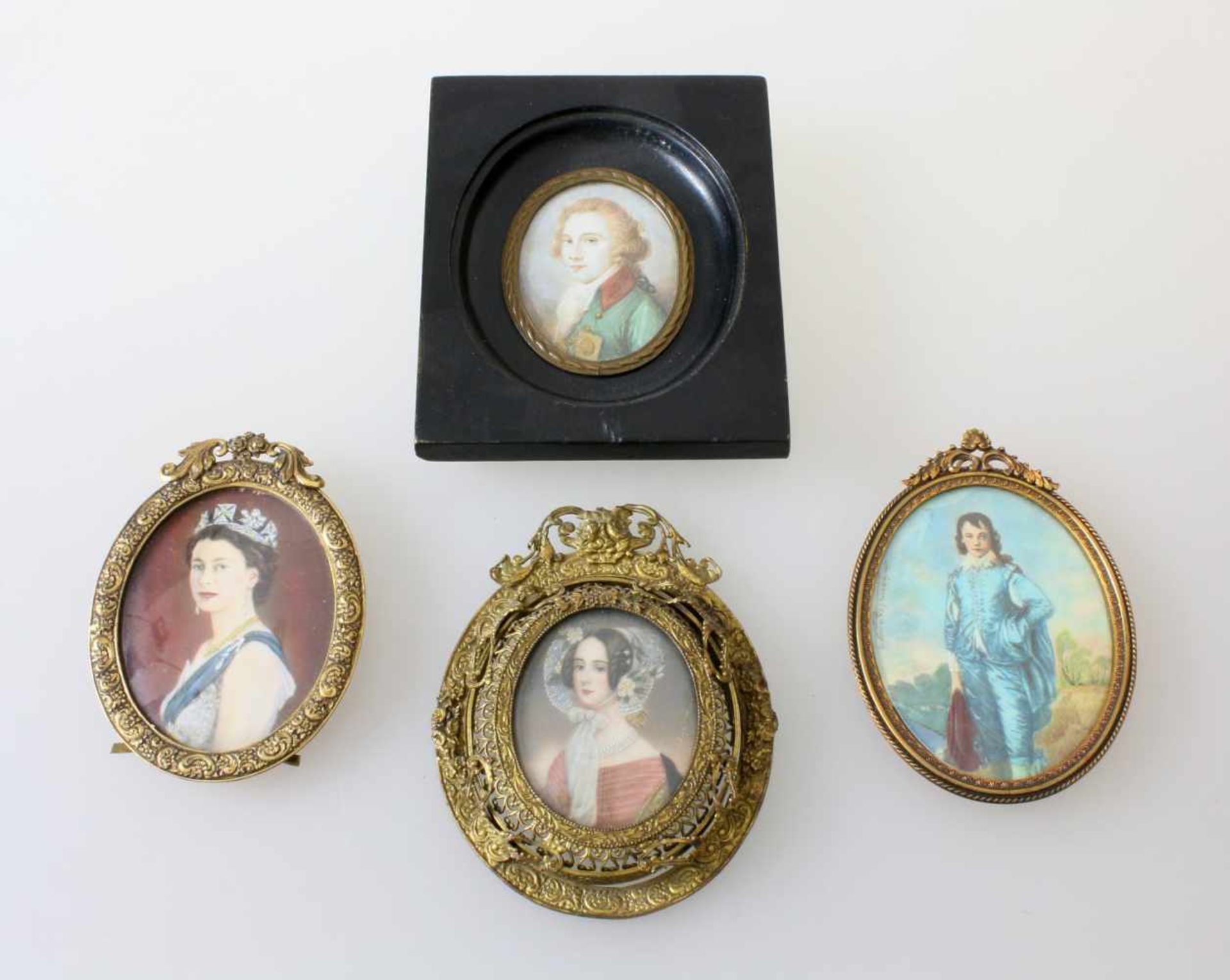 4 Miniaturmalereien - 19. / 20. Jahrhundert1x Ausdrucksstarke Miniatur, Portraitmalerei der Kaiserin