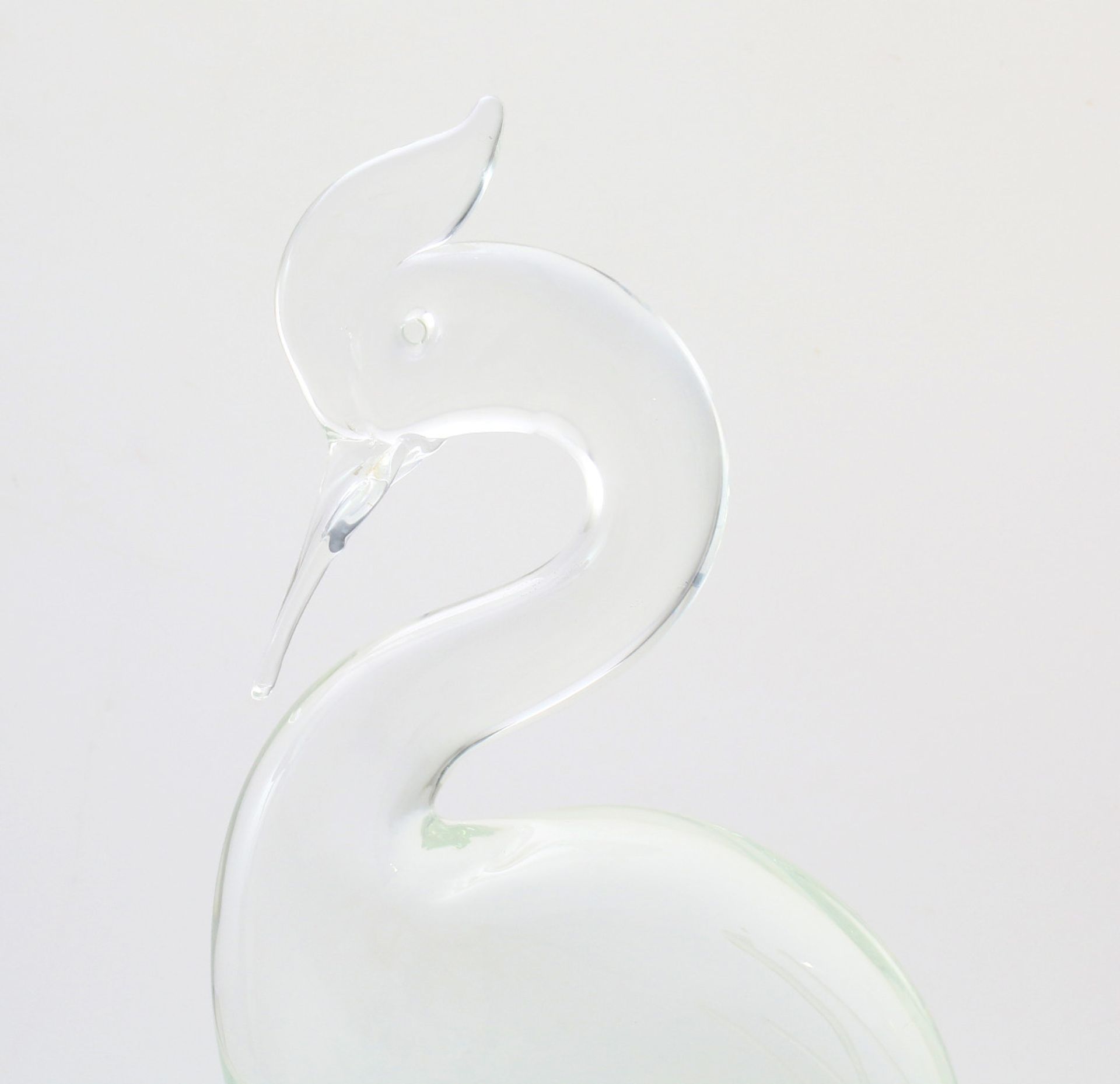Glasplastik "Kranich" - Lalique ?Sitzender Kranich auf vierpassigem Sockel, farbloses - Bild 3 aus 4