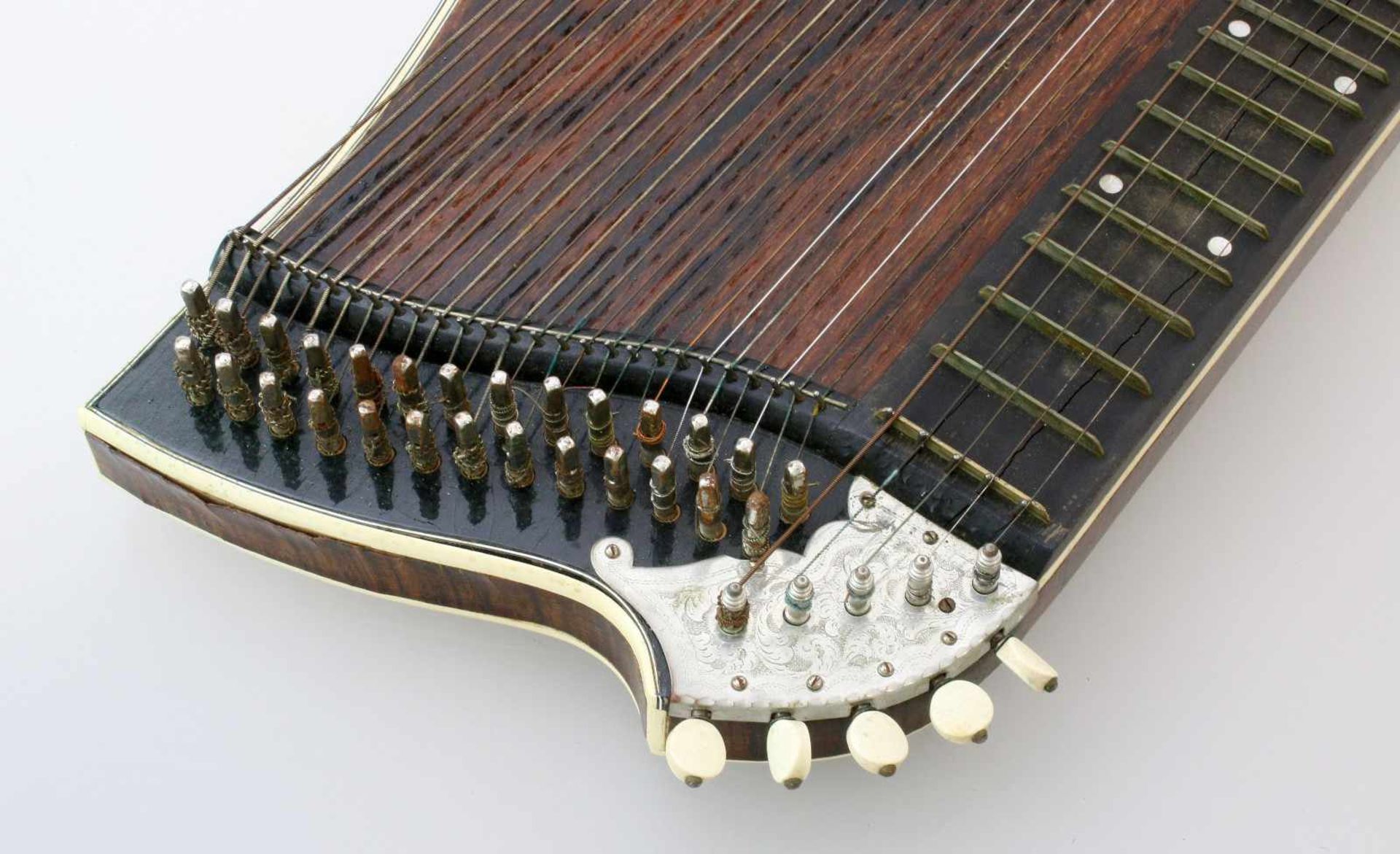 Framus Zither im Koffer33-seitige Zither, funktionsfähig, Stimmschrauben gängig, etwas Altersspuren, - Bild 3 aus 5