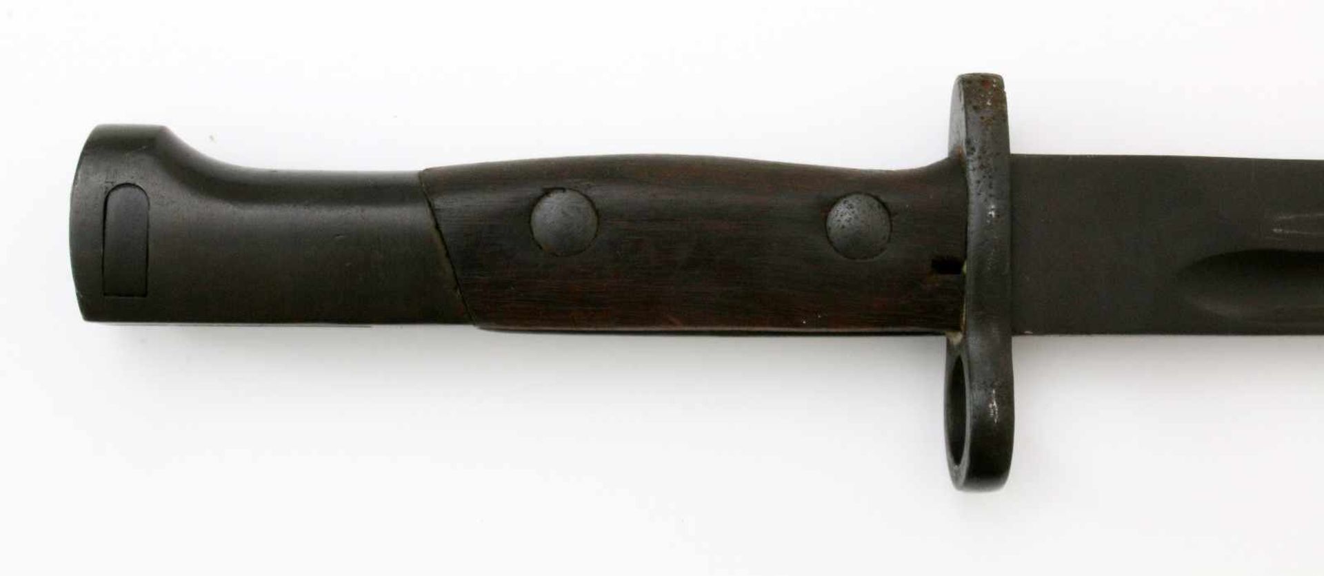 Belgien - Bajonett FN Mauser 98/24 Export langGekehlte Rückenklinge. Gesamte Waffe und die Scheide - Bild 4 aus 4