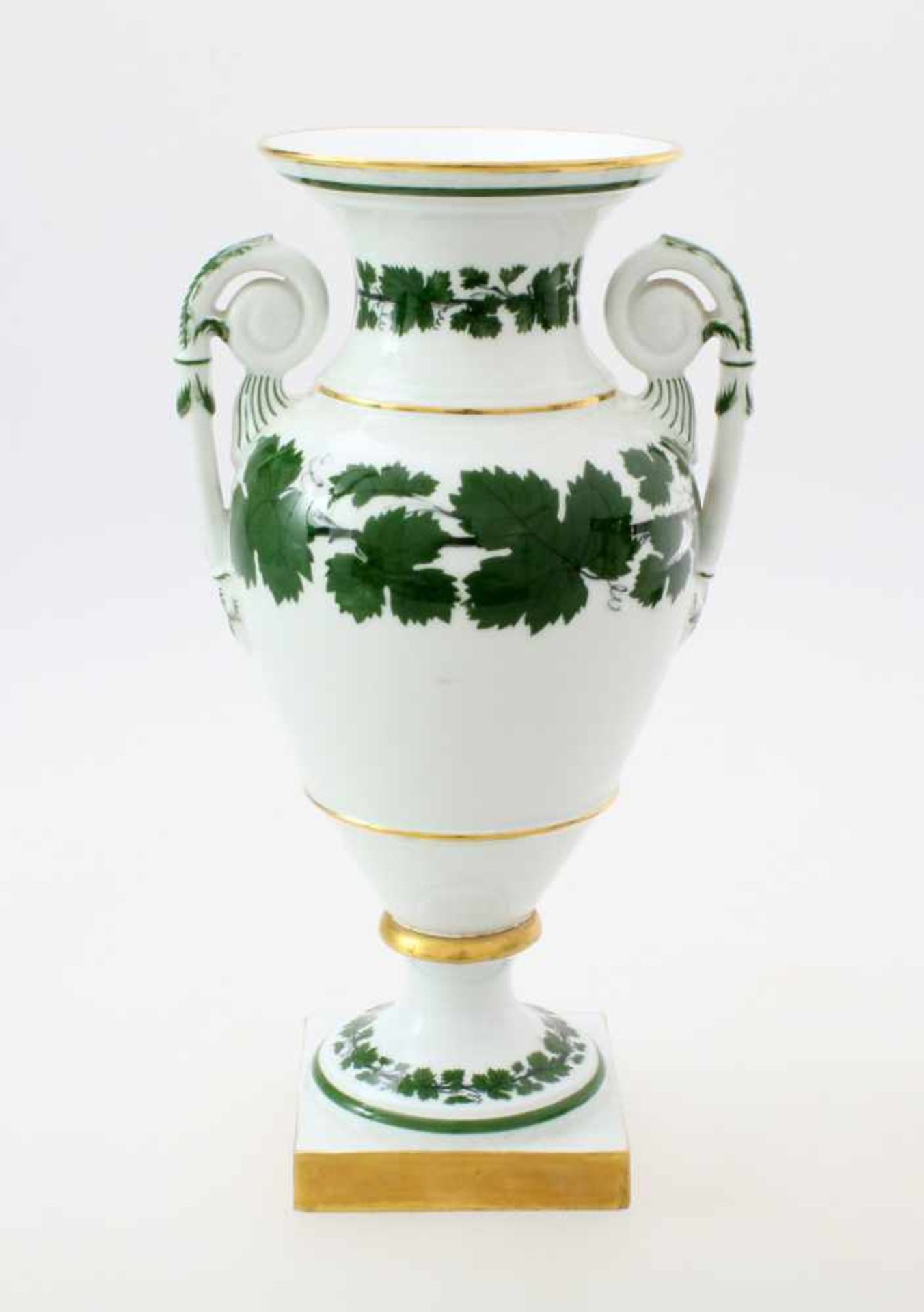 Porzellanvase Meissen "Weinlaub"Amphorenvase, grünes Weinlaub Dekor, goldstaffiert,