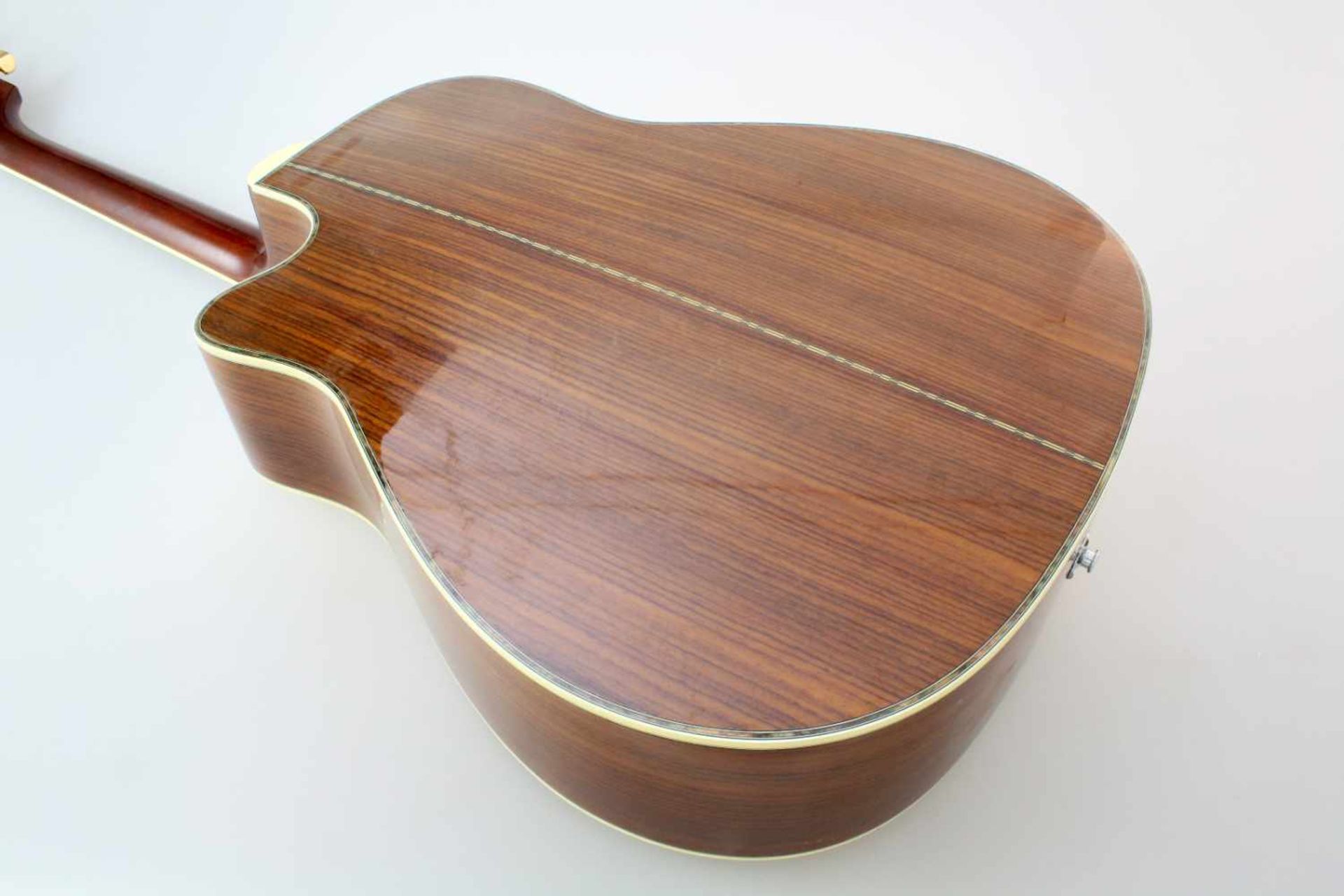 Westerngitarre Takamine EG-334c mit TonabnehmerIn sehr gutem Zustand, geringe Gebrauchsspuren, - Bild 2 aus 5