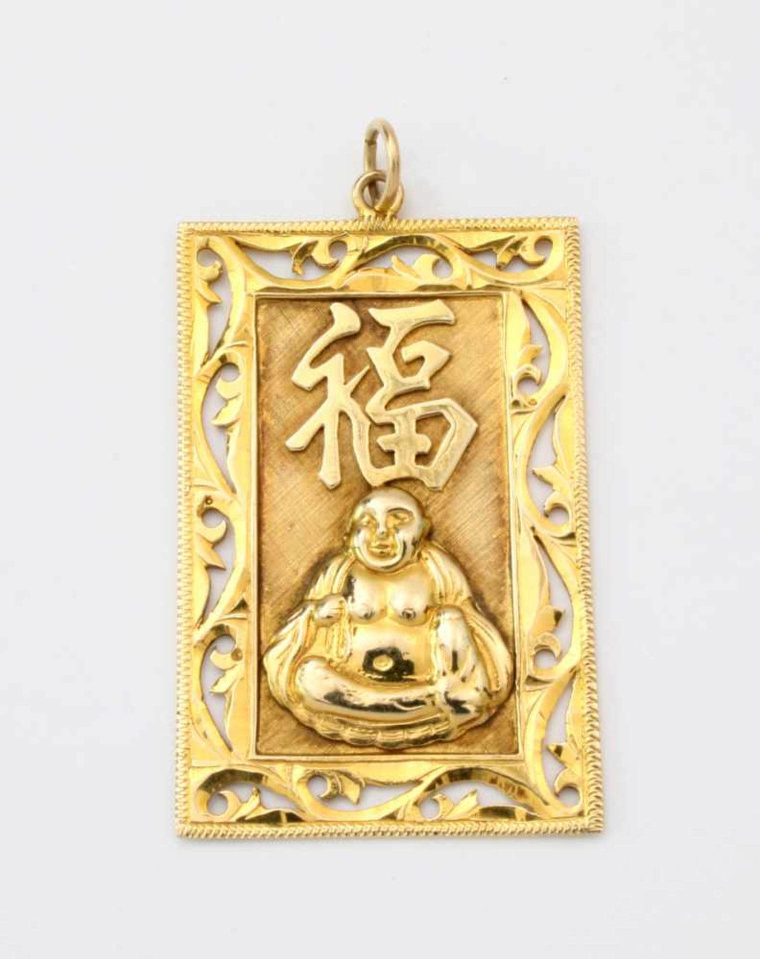 Buddhistischer Gelbgold AnhängerGG 585, Buddha in rechteckigem, kunstvoll durchbrochenen Rahmen,
