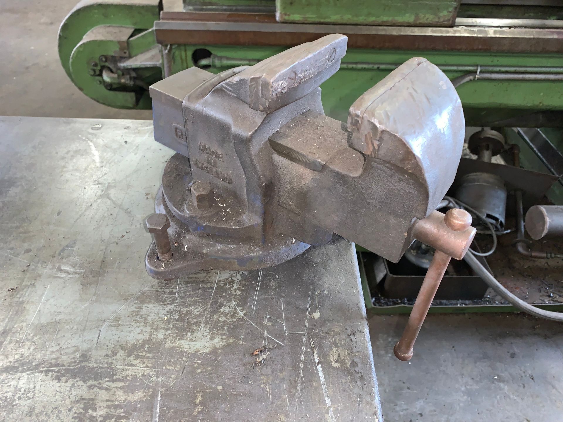 Record 4" Bench Vise (Buyer is Responsible for ALL Packaging, Palletizing, Crating, Securing and - Image 2 of 3