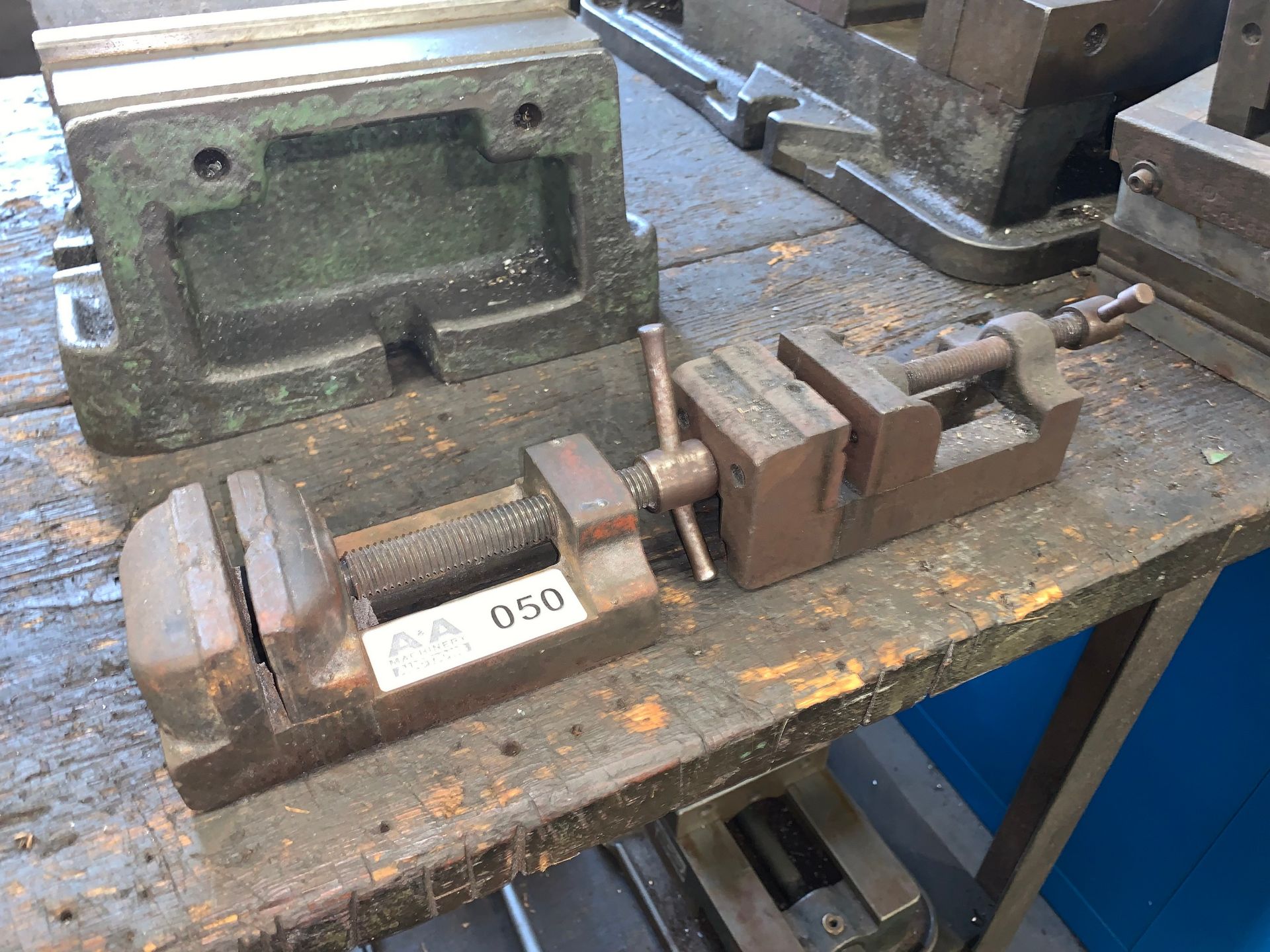 Lot with a 3" Vise and 2-1/2" Vise (Buyer is Responsible for ALL Packaging, Palletizing, Crating, - Image 2 of 2