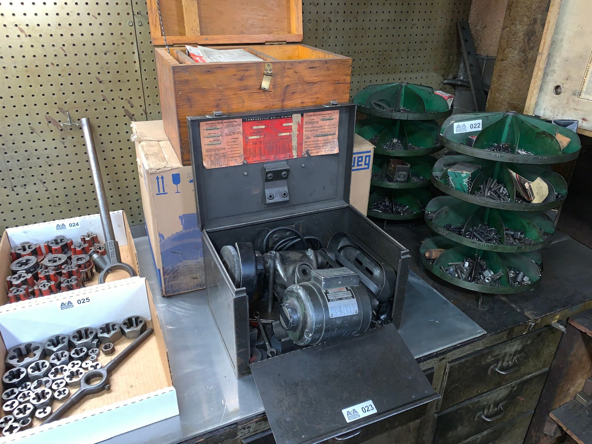 Dumore Type 5-021 Tool Post Grinder S/N 8072 including a Box of Grinding Wheels (Buyer is